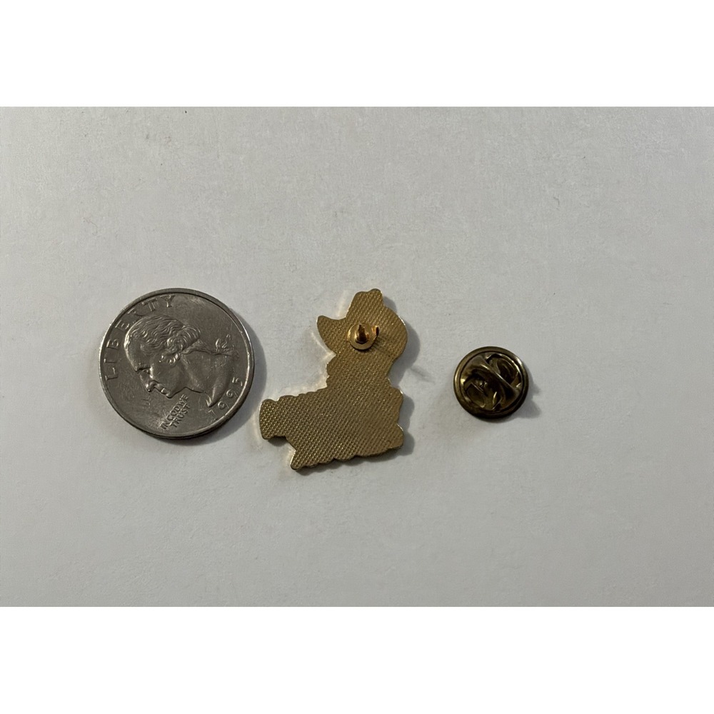 Tulsa Oklahoma Enamel Lapel Pin Red Cowboy Hat Oil Derrick Western Pinback - Picture 2 of 2